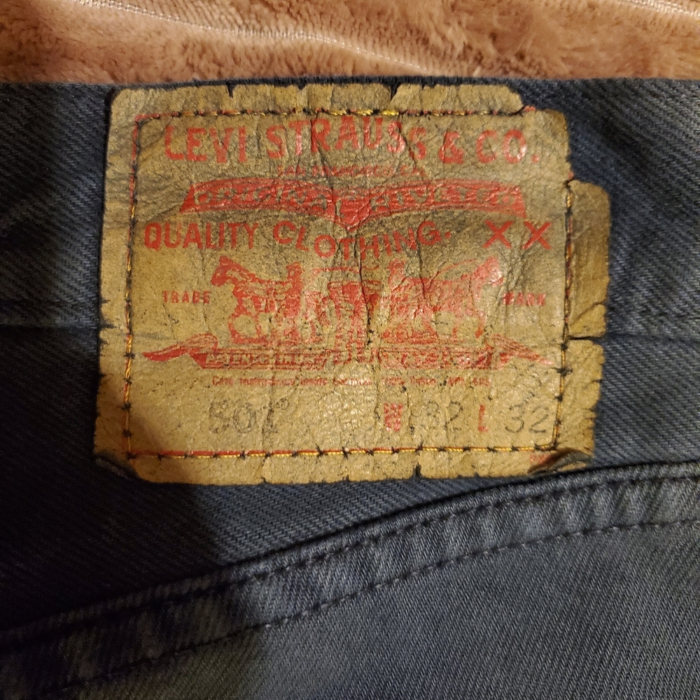 Levis - Picture 2 of 7